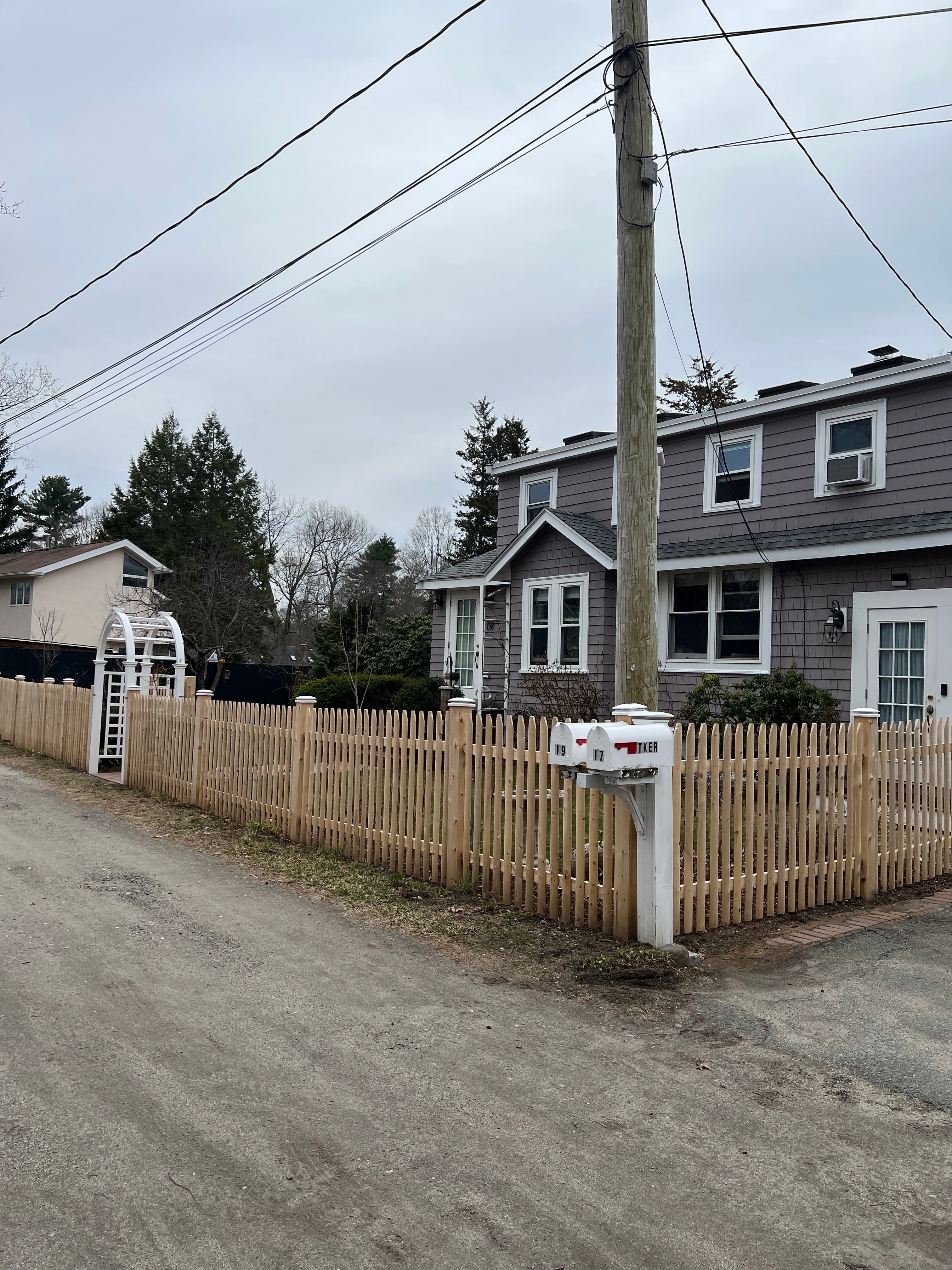 Single family house on quiet lane.
Fully fenced ...